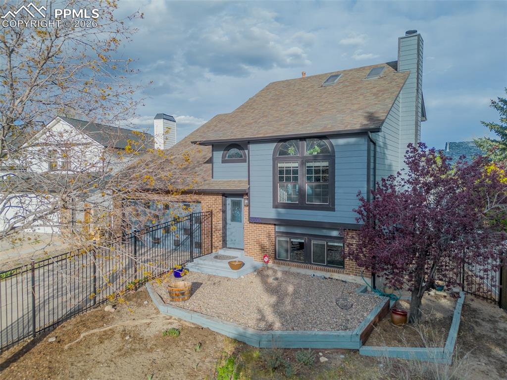 8555 Ilex Drive