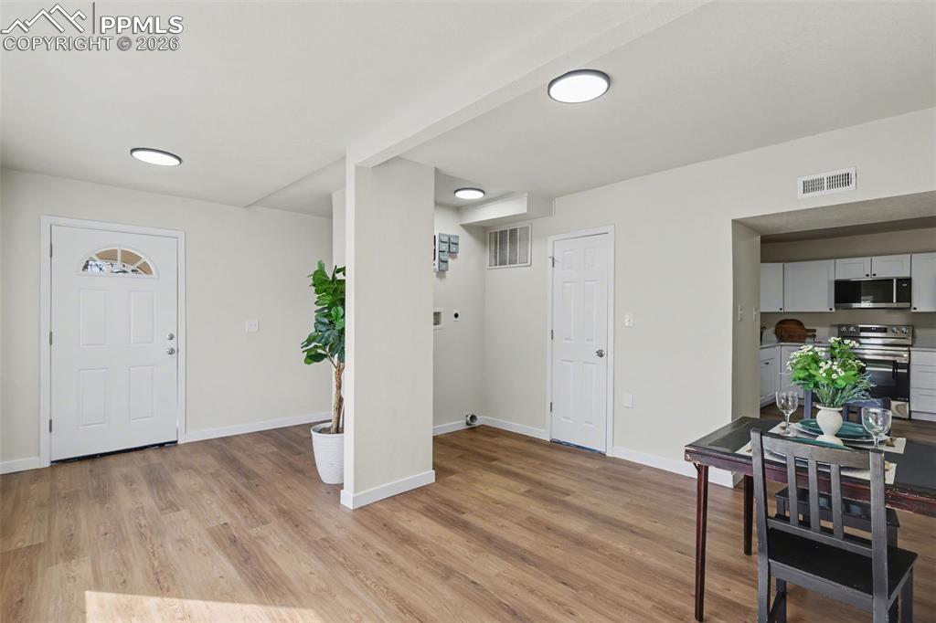 944 S Cascade Avenue