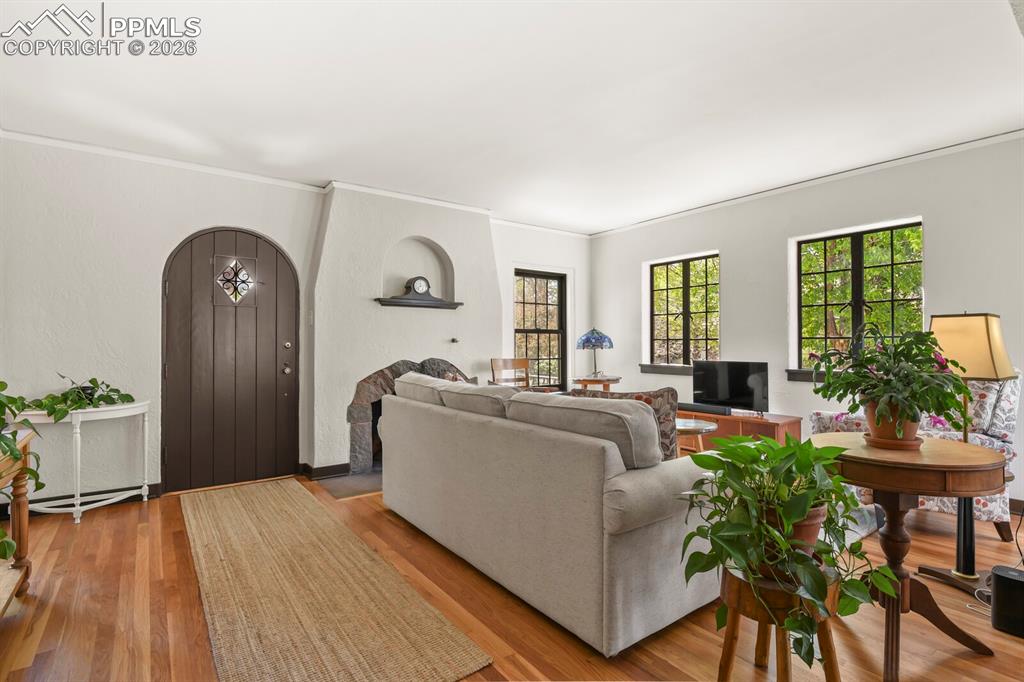328 N Logan Avenue