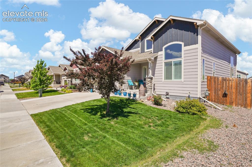 6087 Meadowbank Lane