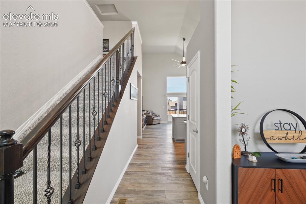 6087 Meadowbank Lane