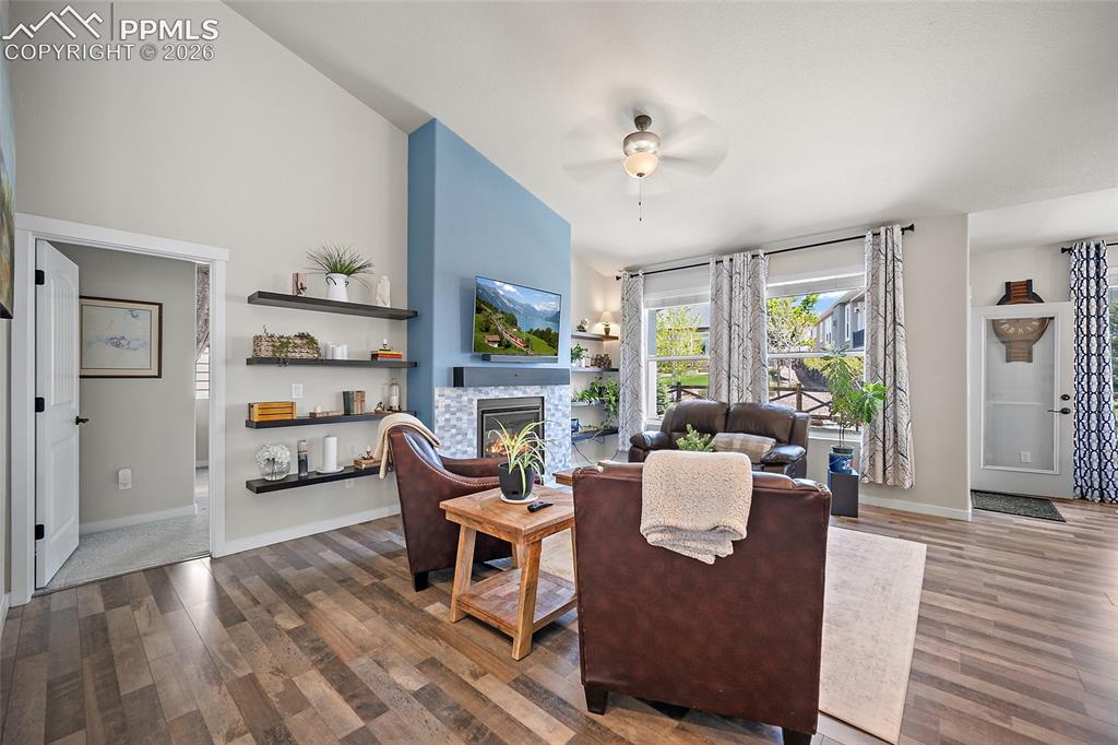 6257 Lochside View