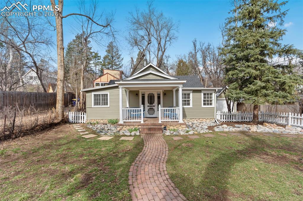 1532 W Cheyenne Road