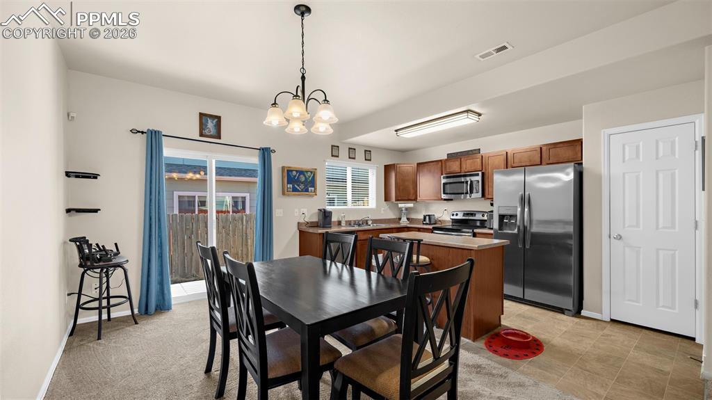 5363 Canadian Rose View
