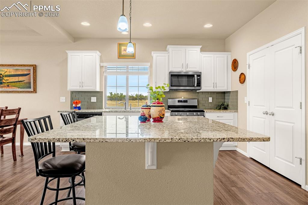 9206 Streamside Trail