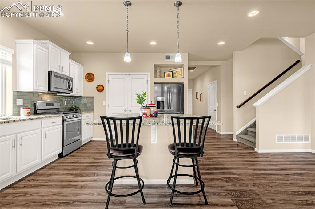 9206 Streamside Trail