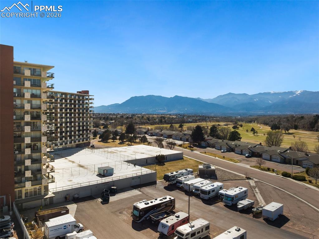 411 Lakewood Circle A-212