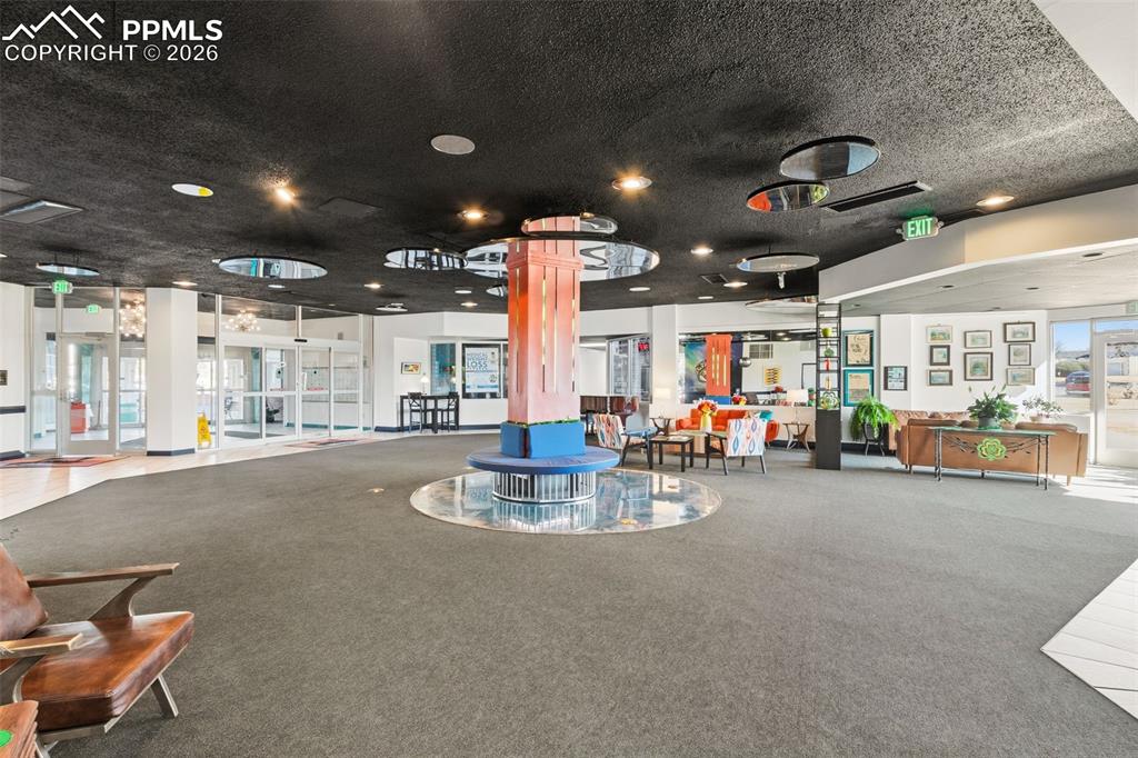 411 Lakewood Circle A-212