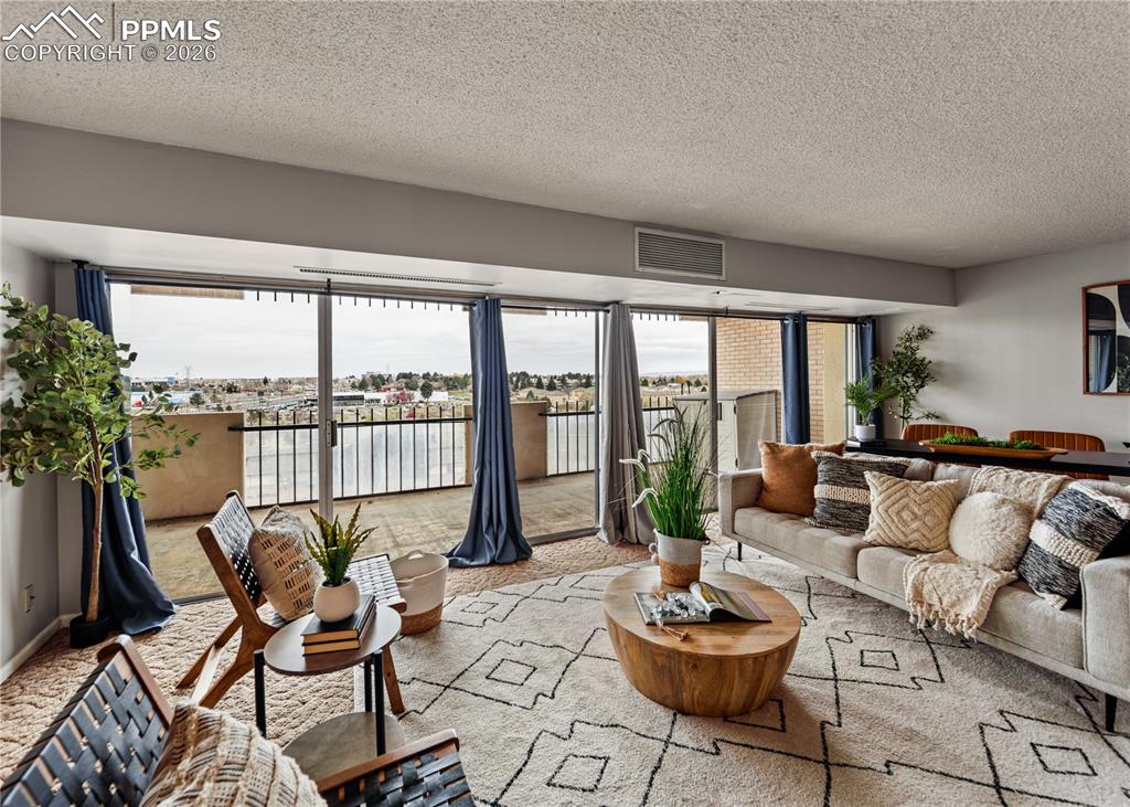411 Lakewood Circle C904