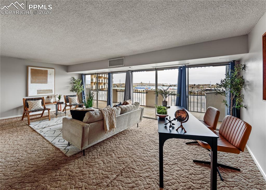 411 Lakewood Circle C904