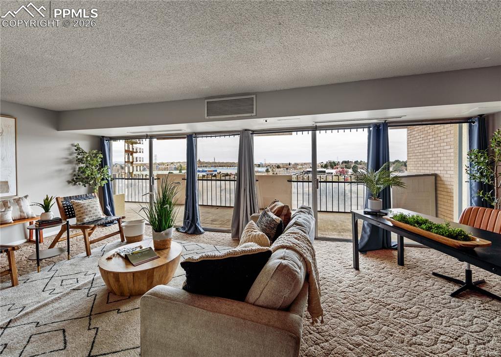 411 Lakewood Circle C904
