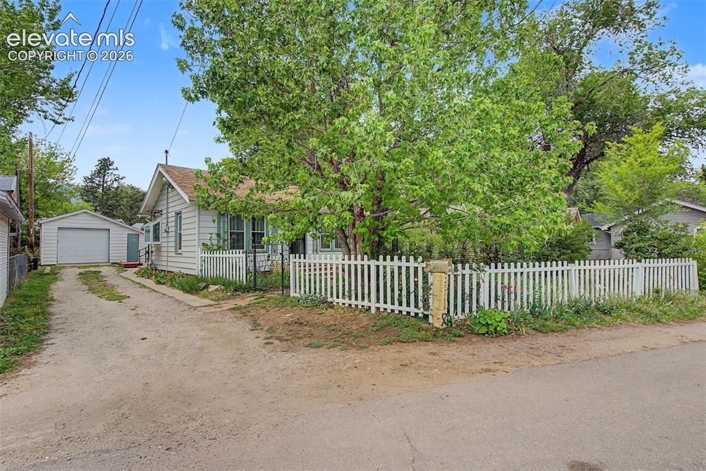 1830 Mesita Court