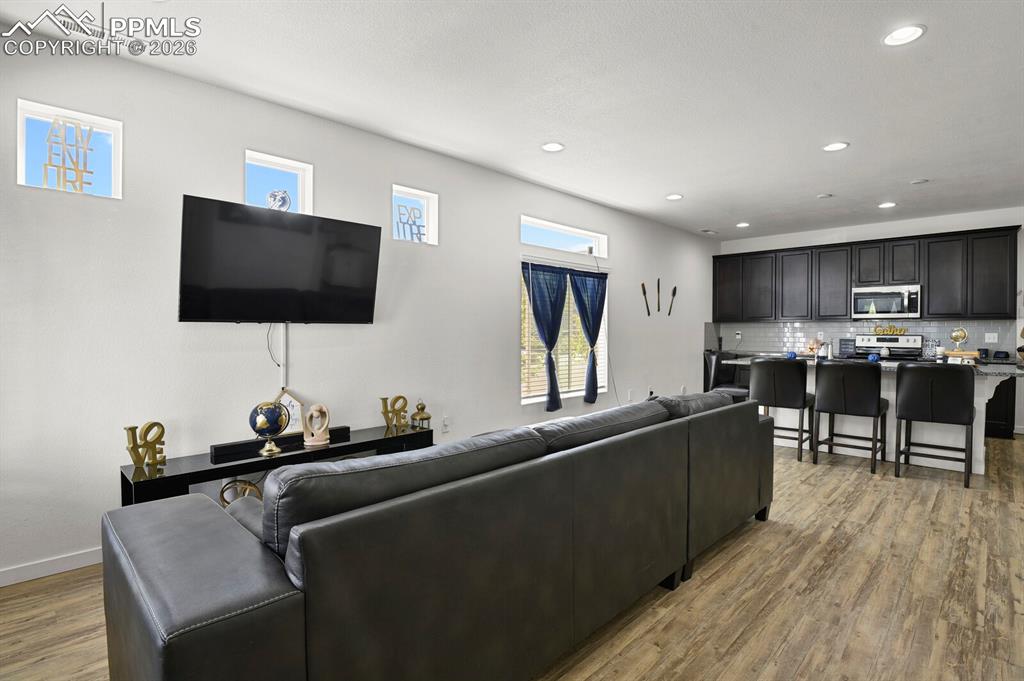 6411 Crossdrum Point