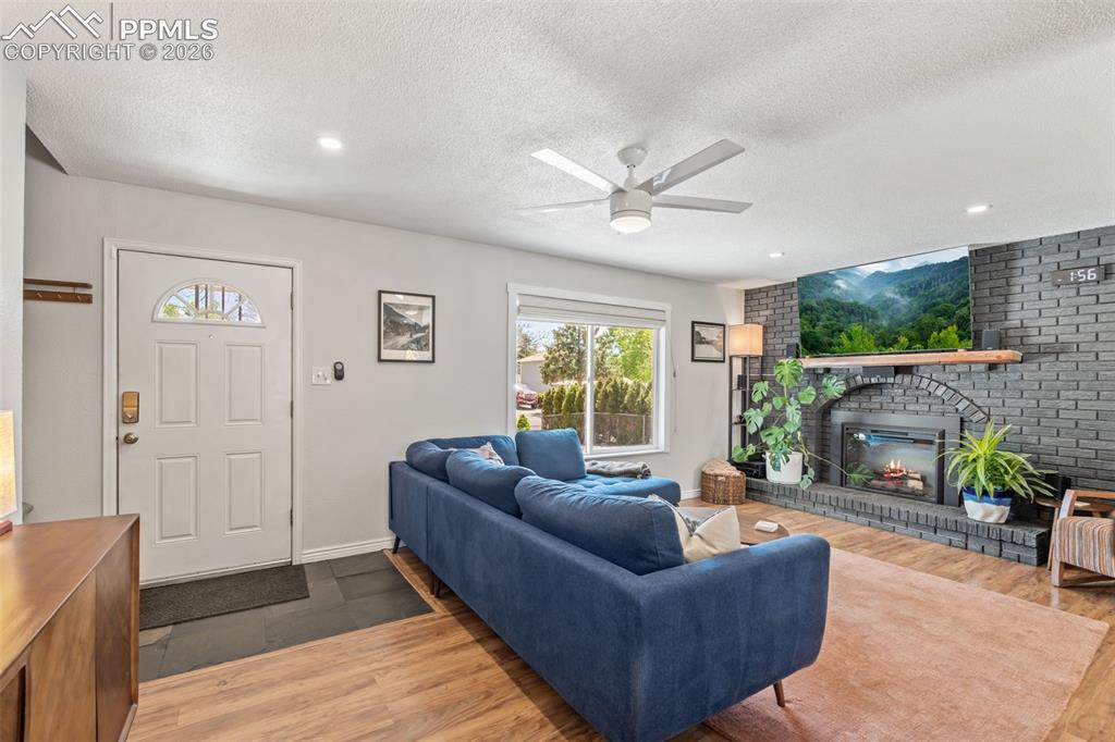 3002 Greenwood Circle