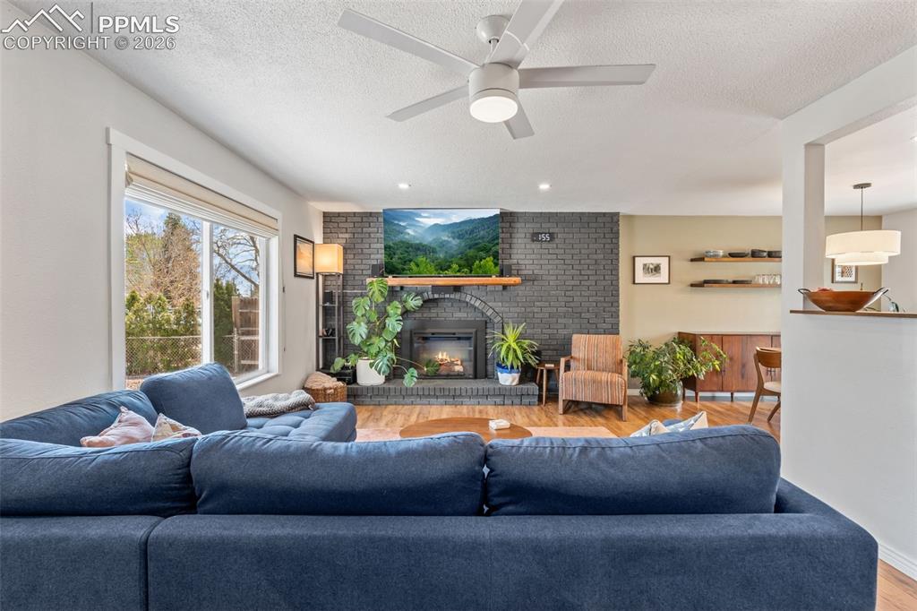 3002 Greenwood Circle