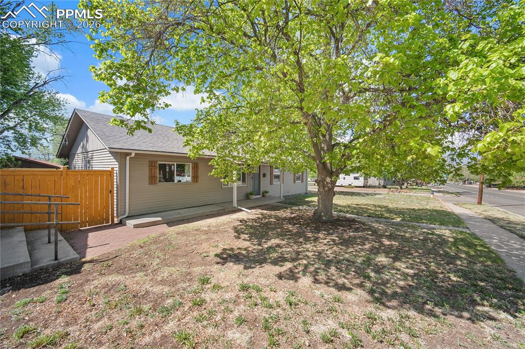 2633 E Bijou Street
