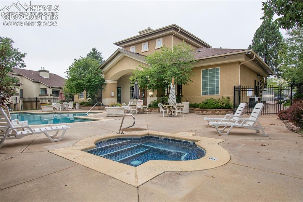 3715 Riviera Grove 101