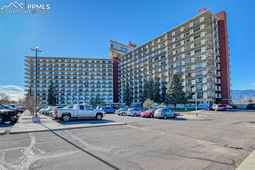411 Lakewood Circle B1016