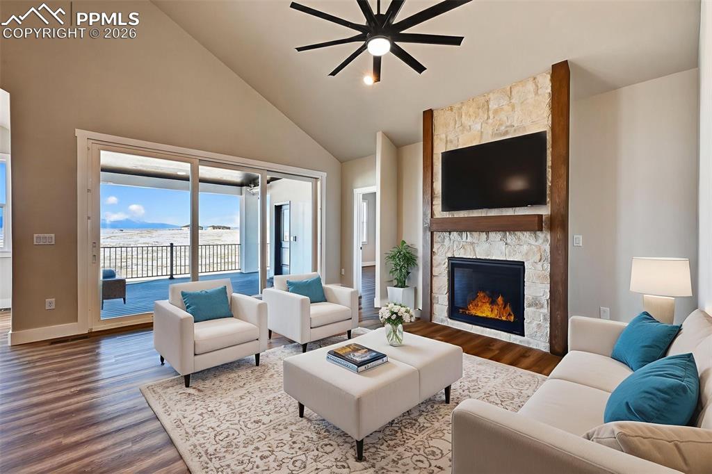 18605 Prairie Coach View