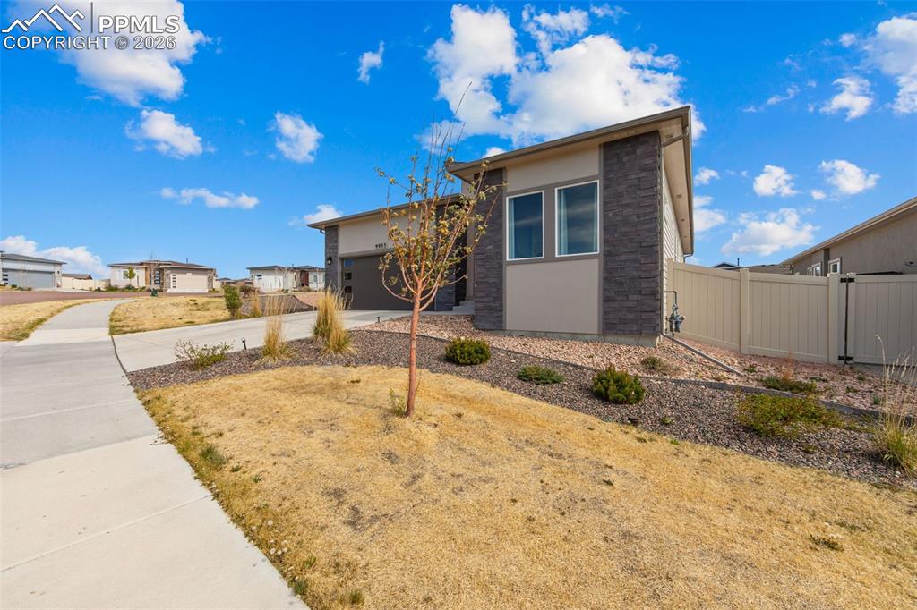 9933 Meridian Hills Trail