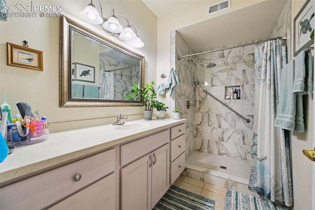 4007 Riviera Grove 103