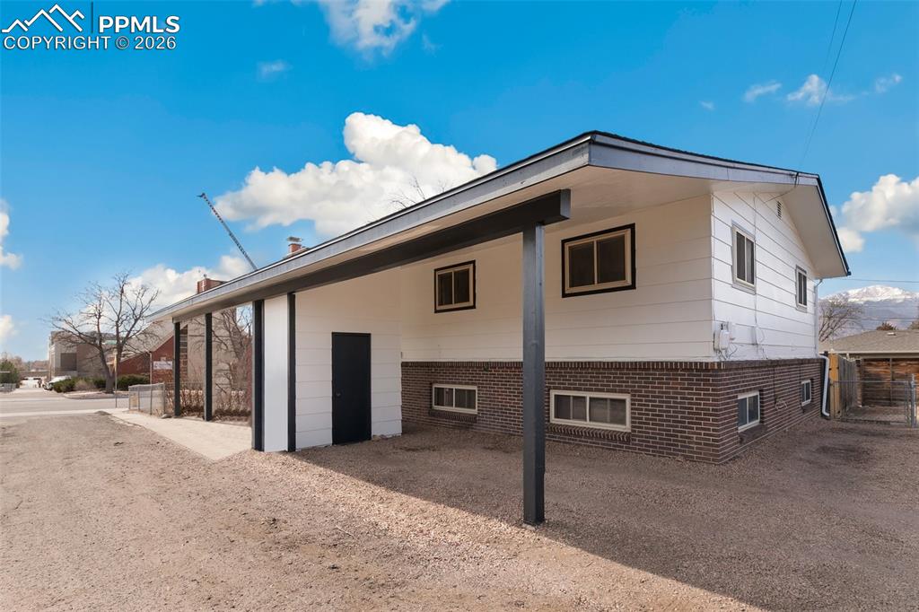 1512 E Monument Street