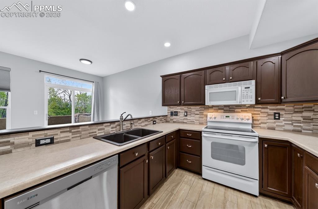 2731 Avalanche Heights