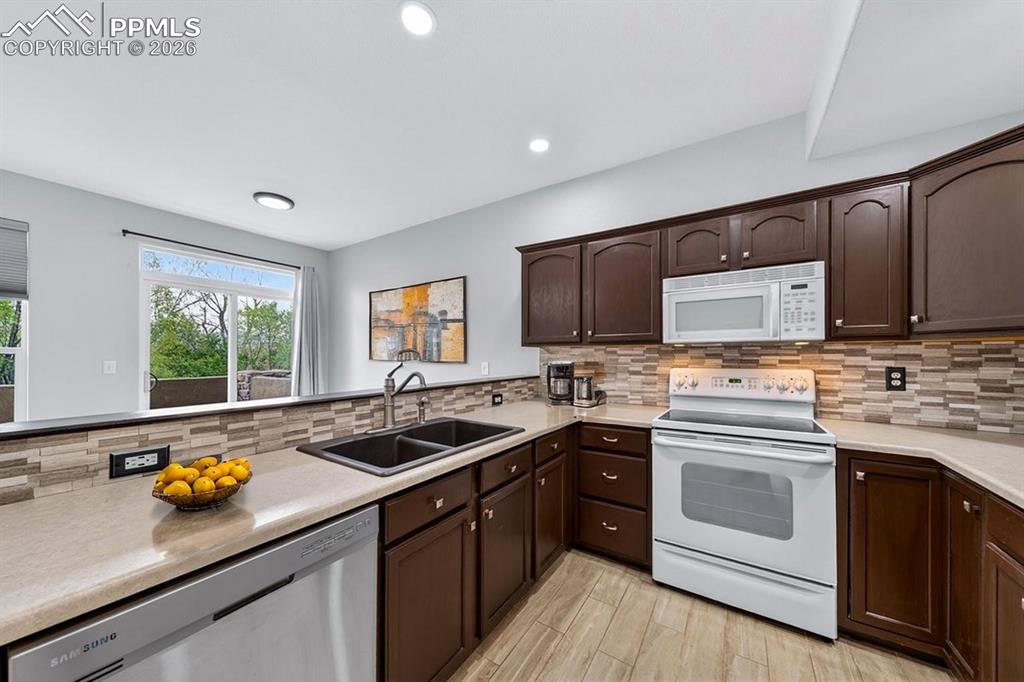 2731 Avalanche Heights