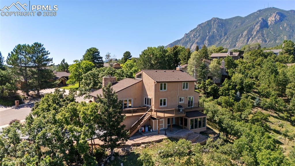 340 Thames Drive