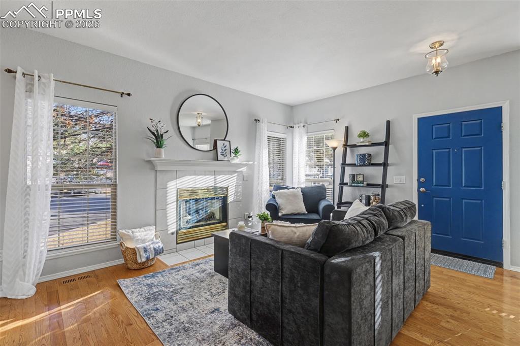 6958 Los Reyes Circle