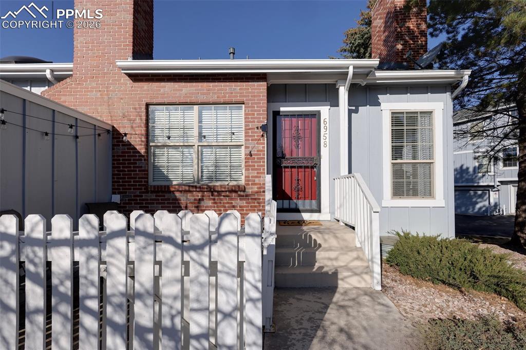6958 Los Reyes Circle