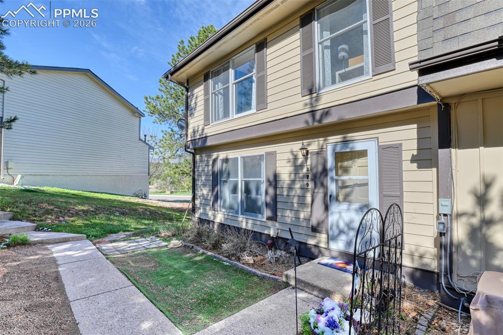 379 Raspberry Lane