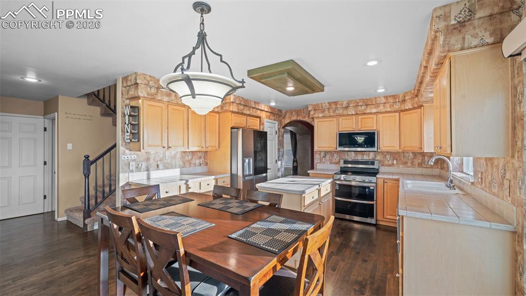 6712 Dream Weaver Drive