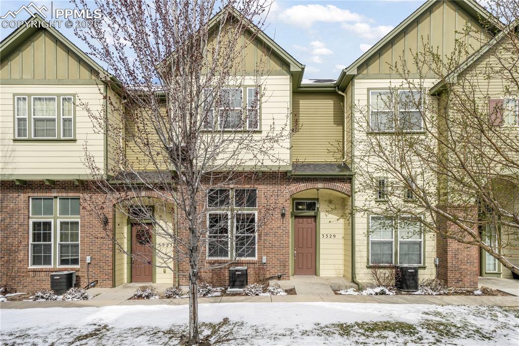 3329 Gladstone Creek Point