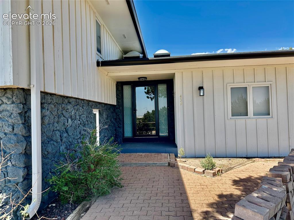 439 S Arriba Drive