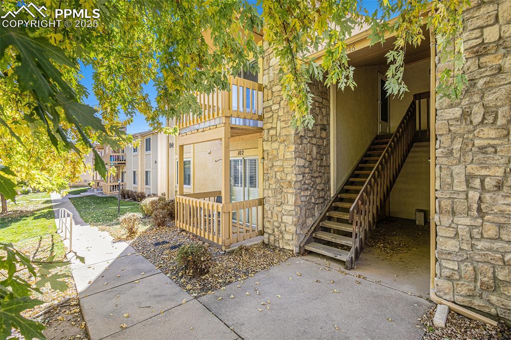 846 Tenderfoot Hill Road 202