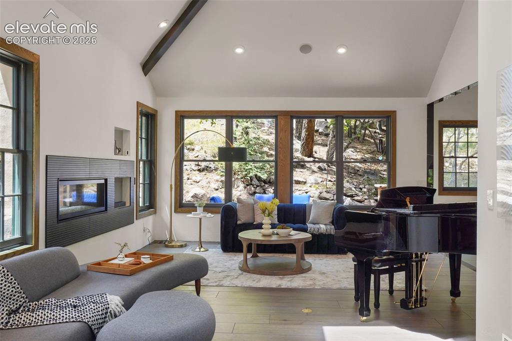 4485 Carriage House View