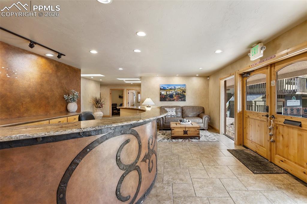 350 N Pine Street