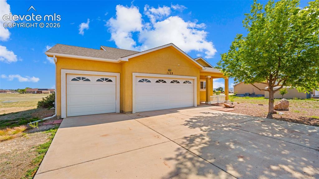 1133 E Ivanhoe Drive