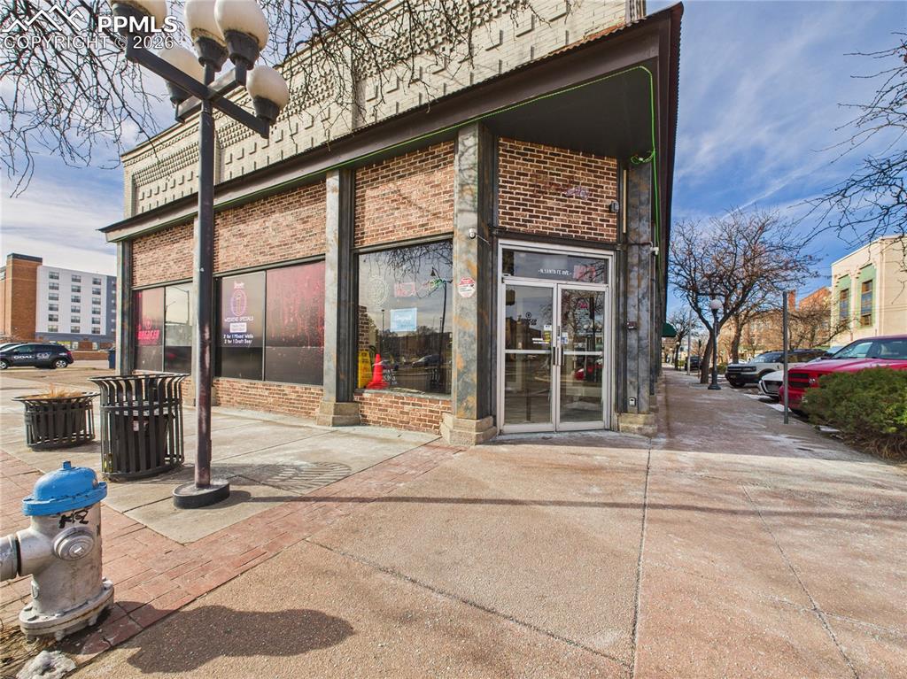127 N Santa Fe Avenue