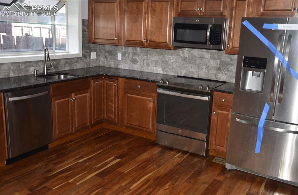 1927 N Academy Boulevard