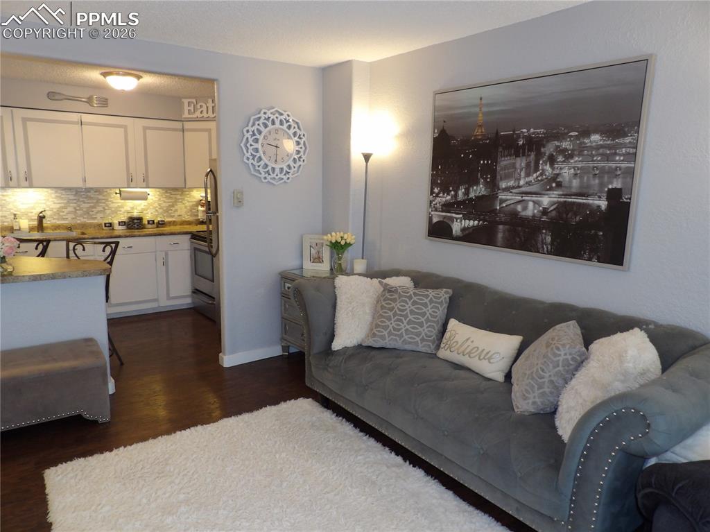 411 Lakewood Circle A306