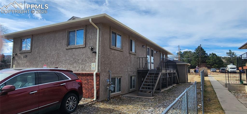 1120 Holland Park Boulevard