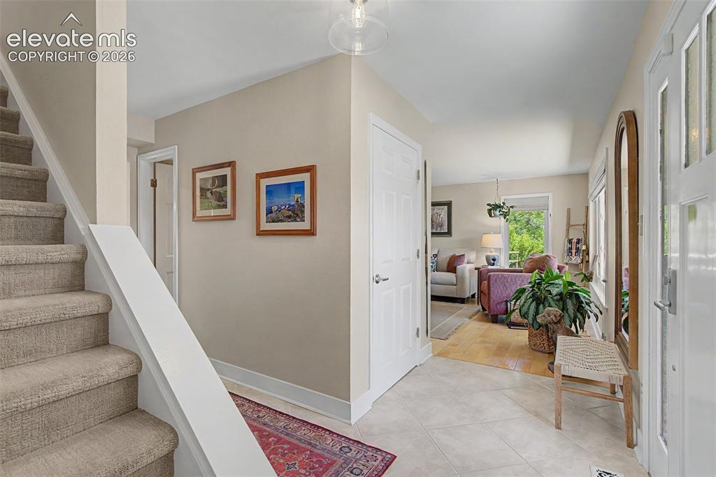 216 W Cheyenne Mountain Boulevard