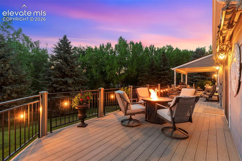 216 W Cheyenne Mountain Boulevard