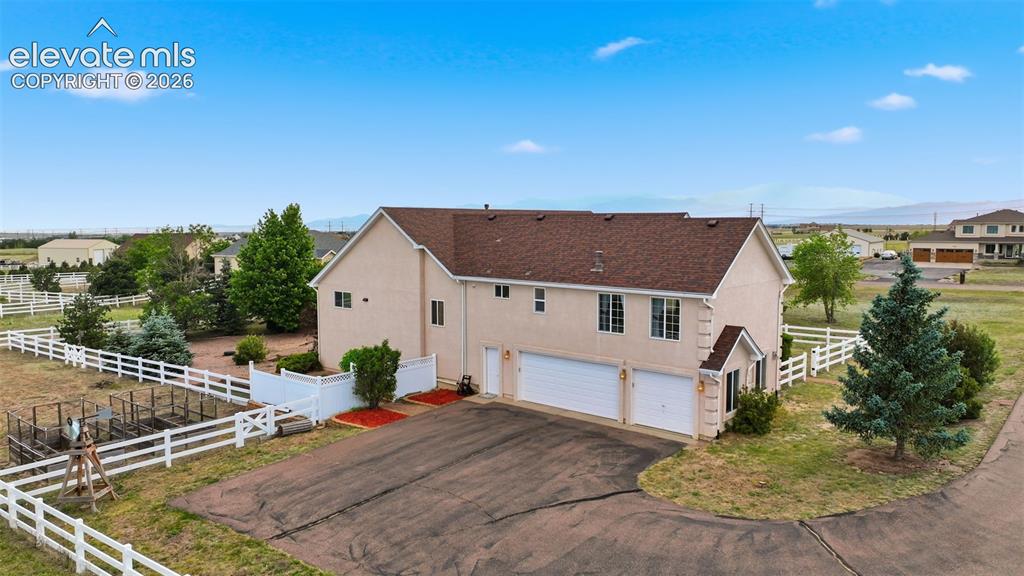 9395 Doe Creek Court