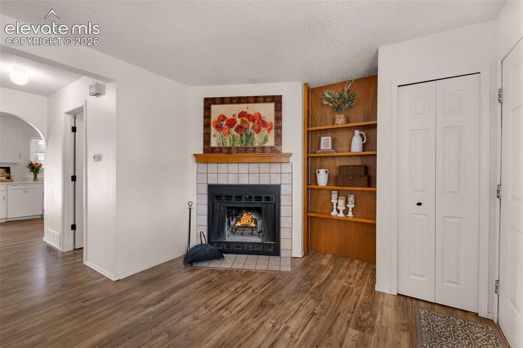 4660 N Carefree Circle