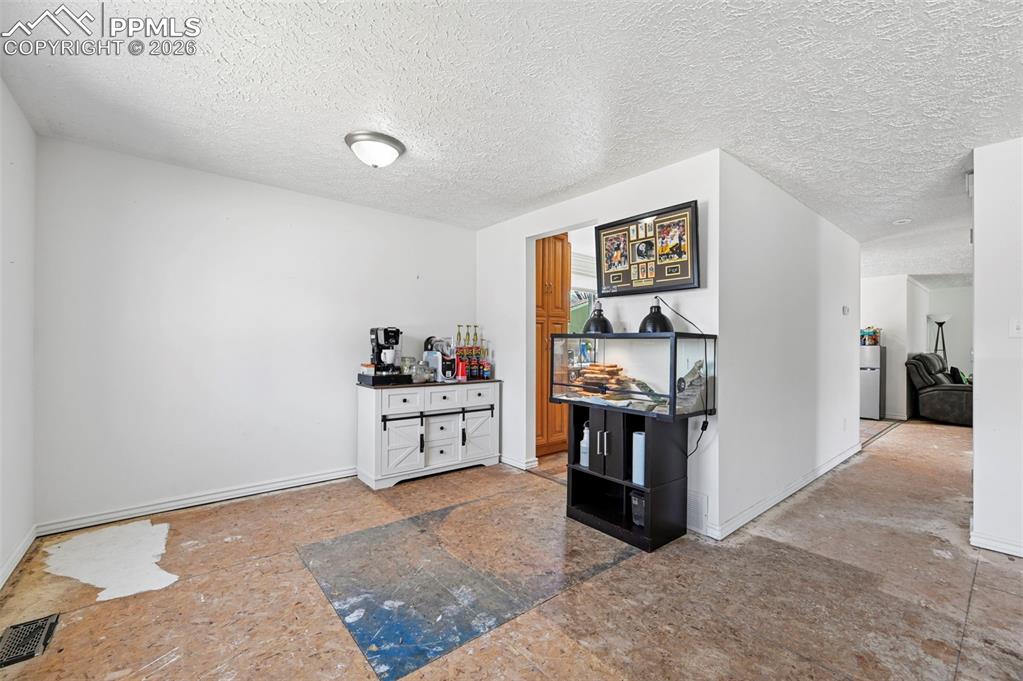 6910 Casper Court