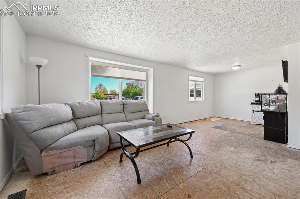 6910 Casper Court