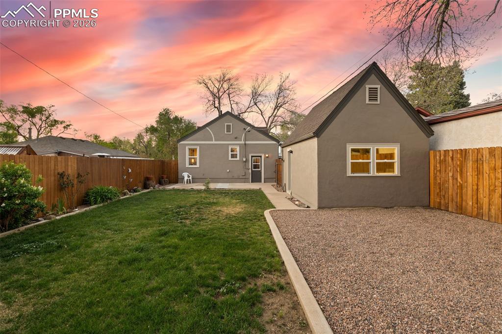 1015 E Moreno Avenue